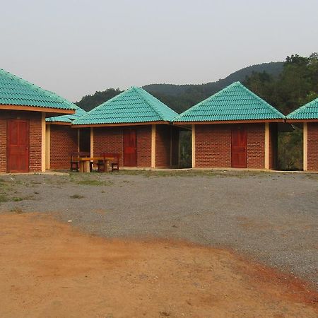 Chomdoy Bungalow & Restaurant Luang Namtha Buitenkant foto