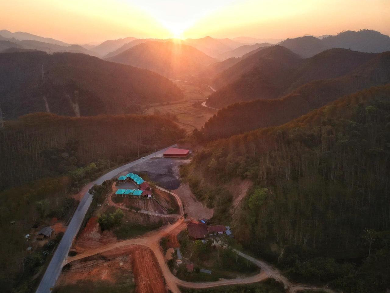 Chomdoy Bungalow & Restaurant Luang Namtha Buitenkant foto
